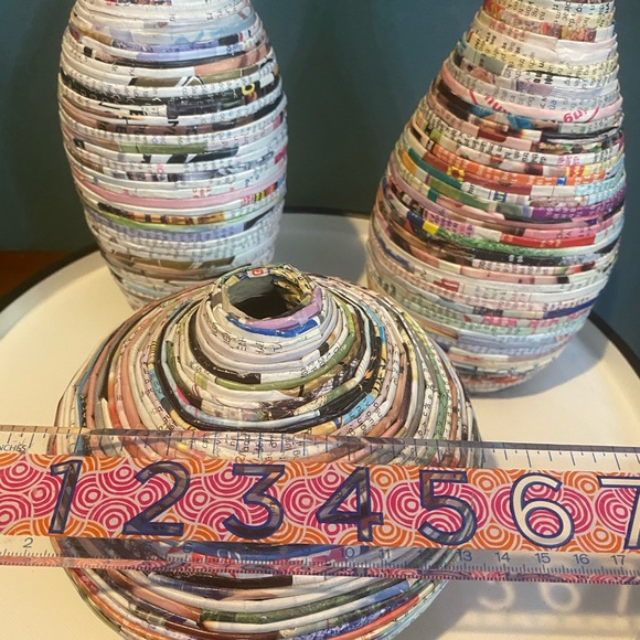 Set Of 3 RECYCLED PAPER TRAMP ART DECORATIVE VASES ORIGAMI NEWSPAPER MAGAZINE - Picture 8 of 10